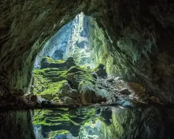 Son Doong: Peștera uriașă cu râu și junglă